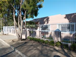 House For Sale in Graaff-Reinet