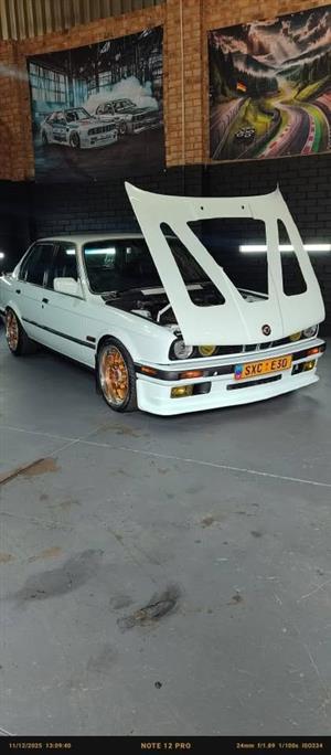 BMW E30 328i