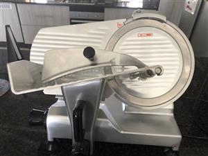 Universal HBS-300 12" Manual Gravity Feed Meat Slicer - 1/2 hp