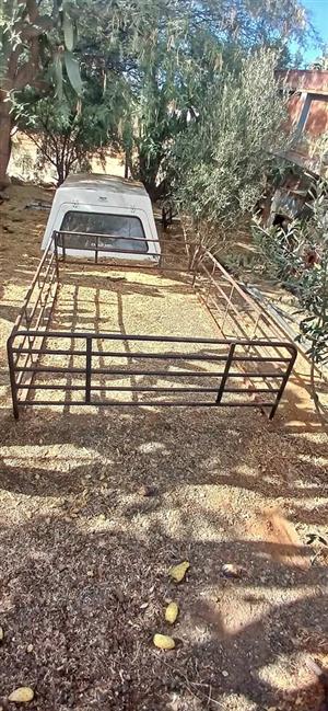 Hi Lux, older model, rails