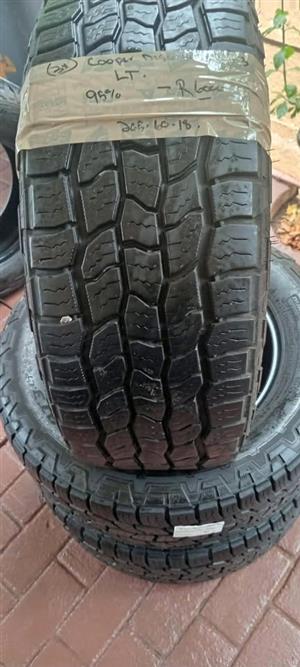 3x 95% Cooper Discoverer AT3 LT....