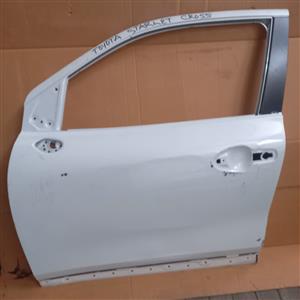 TOYOTA STARLET CROSS LEFT DOOR