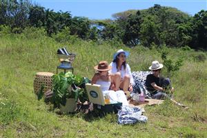 PICNIC EVERY DAY IN SEATON ESTATE - DIRECT ACCESS ONTO CHRISTMAS BAY