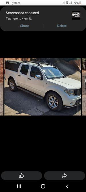 Nissan navara 2.5 DCI LE M/T at an excellent condition for sale at a cheap price