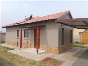 Picture-Perfect, Turn key Modern Home in Waterkloof's Luxury Lifestyle Estate