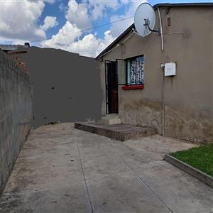 House For Sale in Diepkloof Zone 4