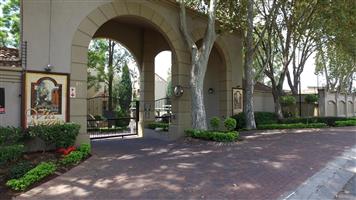 Lovely UNFURNISHED 2 bed 1 bath tiled middle floor apartment in popular Via Arezzio in Sandown