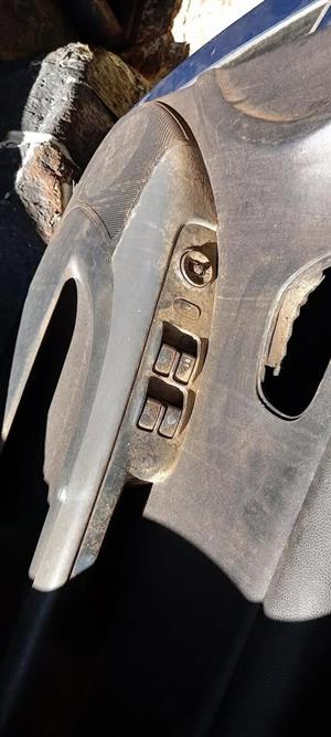 Hyundai i10 door handles and window and window switches