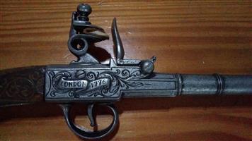 Vintage Double Barrel London 1776 pistol replica.