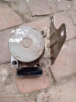 Fiat Panda abs pump selling for r2500