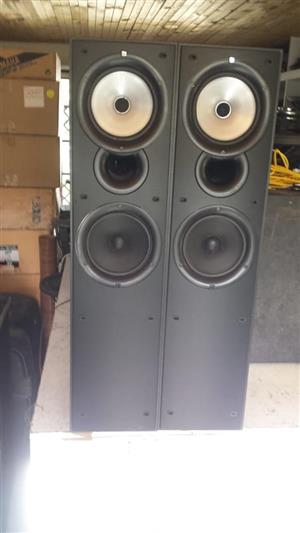 KEF Q55.2 Audiophile Floor towers - Average rating for these speakers 4.7 out of 5!