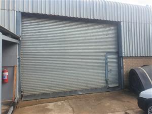 150m2 Warehouse TO LET in Clayville - generator back up
