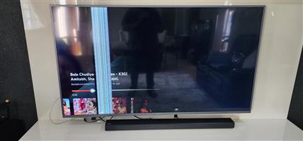 70inch Tv for sale LCD BROKEN