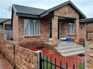 Townhouse For Sale in Ekklesia