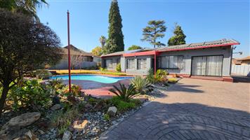 House For Sale in Brackendowns