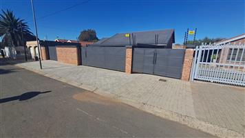 House For Sale in South Ridge