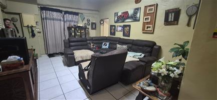 3bed 1 bath cottage on a plot in Petit, Benoni