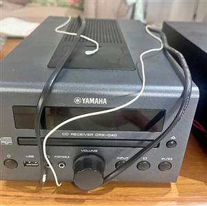 Yamaha stereo & 2 x speakers