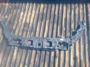Land rover discovery front top stiffiner