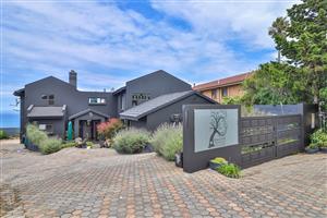 Luxury property with ocean Views and potential to be a  guest house