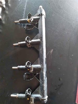 Peugeot 307 1.6 10FH engine fuel rail with injectors for sale please contact us for more details