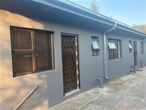 SECURE 1 BEDROOM APARTMENT TO RENT IN FLORIDA, ROODEPOORT