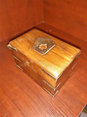 Pretty 2 x card packs wooden box with brass inlay. 