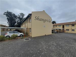 Lovely groundfloor apartment in sought after complex.