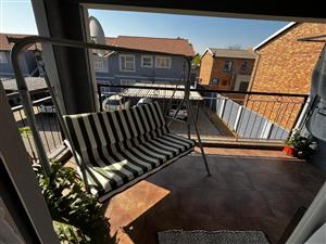 Stunning 2 bedroom upstairs unit in Rand Collier complex,Denneoord ext9