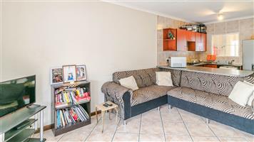 Cozy 2 Bedroom, 2 Bathroom Ground Floor Apartment in Northgate, Randburg