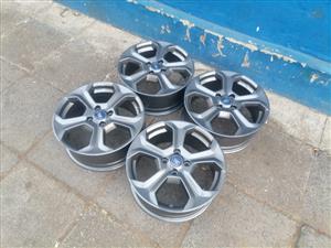  A set of 17inch ford fiesta ST180 mags rims available 