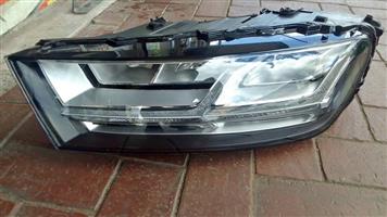 AUDI Q7 HEADLIGHTS