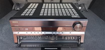 Onkyo AV amplifier TX-SR806 with remote and manual