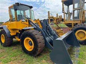 Volvo L60E Front End Loader