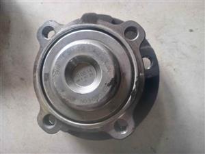BMW Front wheel hub 6867258 6867256 3 F30