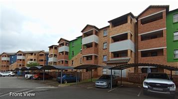 Showstopper Luxury: Modern 2-Bedroom Apartment with Scenic Balcony in Heuweloord