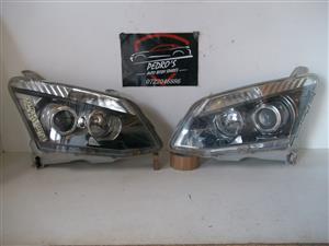 Isuzu D-MAX '13-'16 L&R headlights (Pair)
