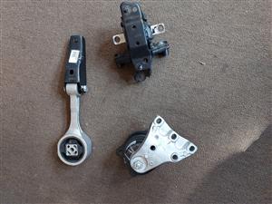 Engine mountings kit