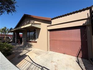 House For Sale in Woodview