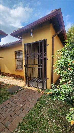 Townhouse Rental Monthly in Heatherview