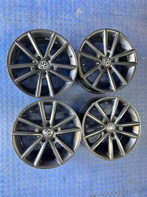 17 INCH VW/HONDA REP DESIGN RIM SET WITHOUT TYRES PRE-OWNED