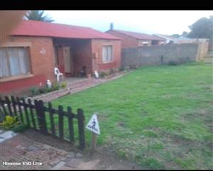 A HOUSE WITH 3 BEDROOMS IN ORLANDO WEST
