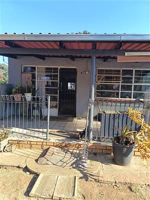 House to let in Dedeur estate
