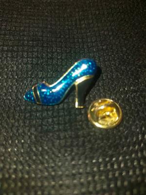 Rare find Vintage high heels lapel pin gold filled