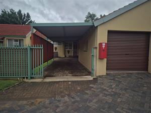 3 Bedroom Townhouse for sale in Ext 23