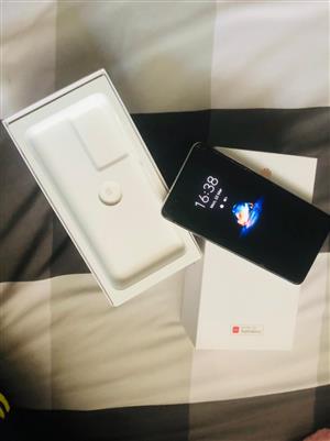 I'm selling a Huawei P40, got it as a gift. The phone is good as new