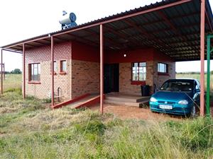Pretoria-Oos, Kleinfontein. Nuwe tweeslaapkamer woonstel te huur.