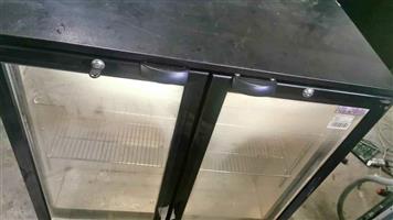 Undercounter display bar fridge