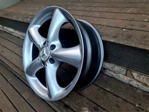 17" MERCEDES BENZ SPORT PACK SINGLE RIM ONLY LIKE NEW