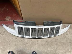 Grand Jeep Cherokee top grille